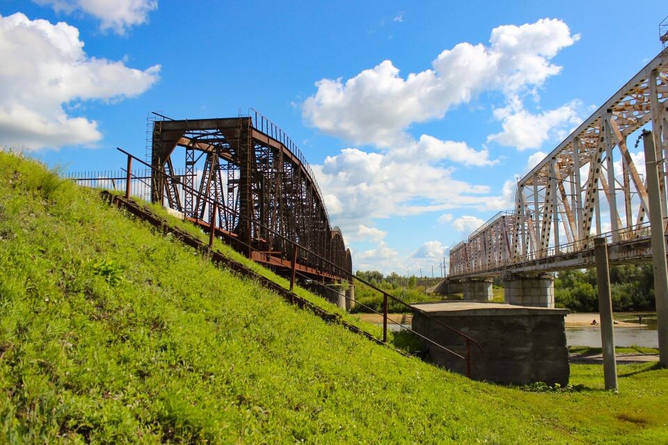    Дореволюционный и новый мост в Тальменке. Источник: Евгения Кочеткова/"Толк"