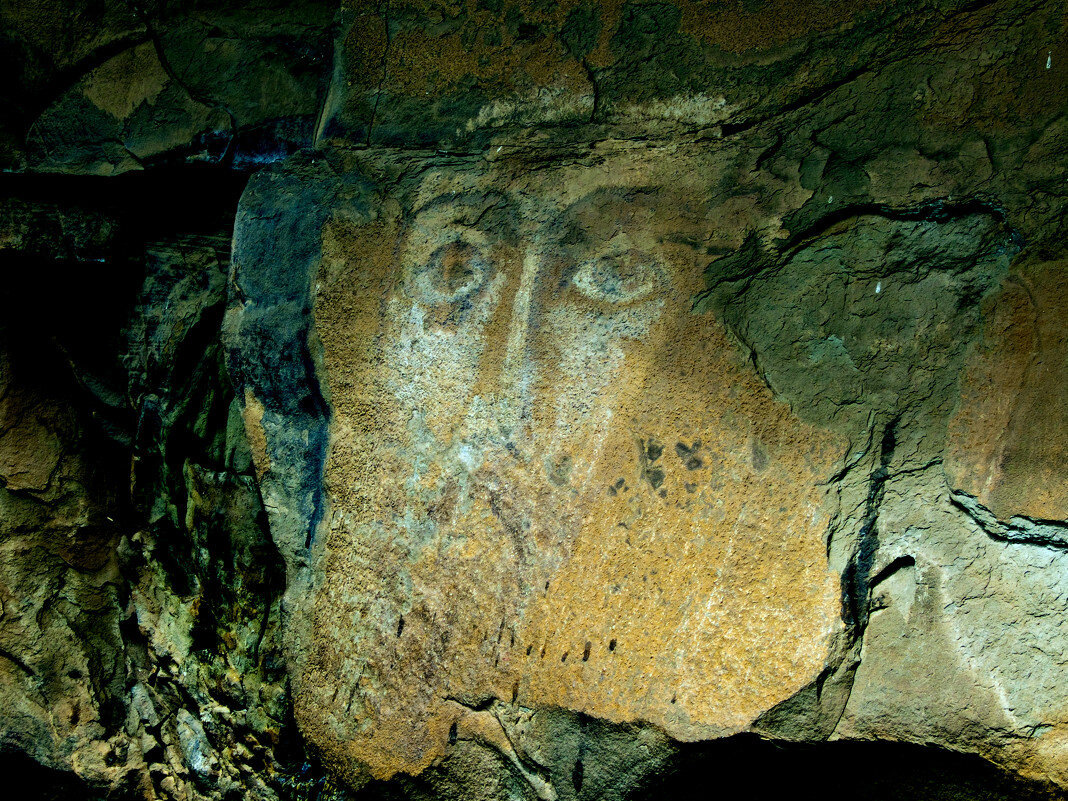 Наскальный лик Христа в Архызе. Изображение из открытых источников.