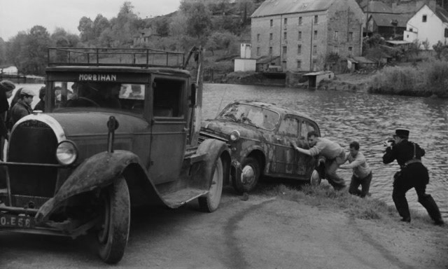 Кадр из фильма «Чёрный монокль» (1961)