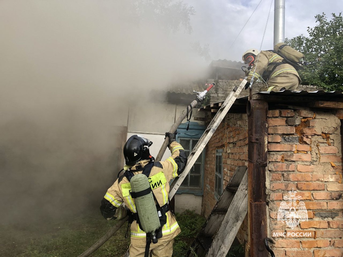     13 пожаров потушили в Красноярском крае за сутки