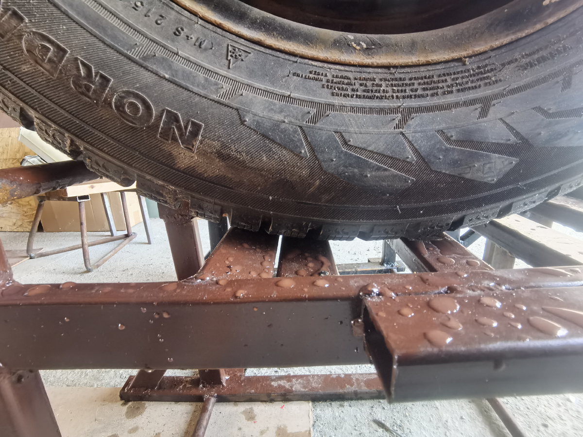 сперва я все в ряд сделал но смысла нет вообще😃 и поставил колесо и по нему подогнал профиль.