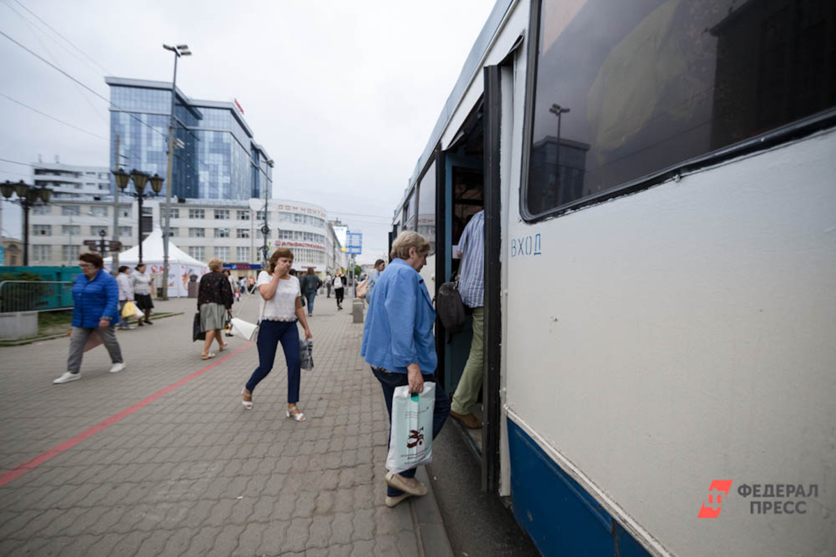 Выехать на троллейбусе из Левого берега нельзя будет до 18 августа.  Фото: ФедералПресс / Евгений Поторочин