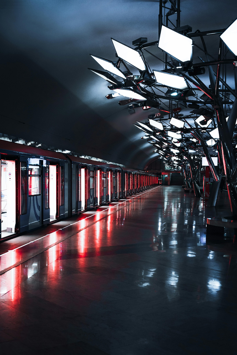 На фото — поезд серии "Москва", сделанный именно на МВМ.