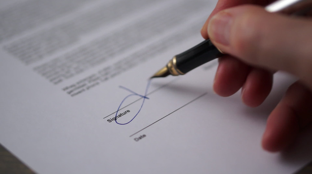    Почему дети подделывают подписи учителей