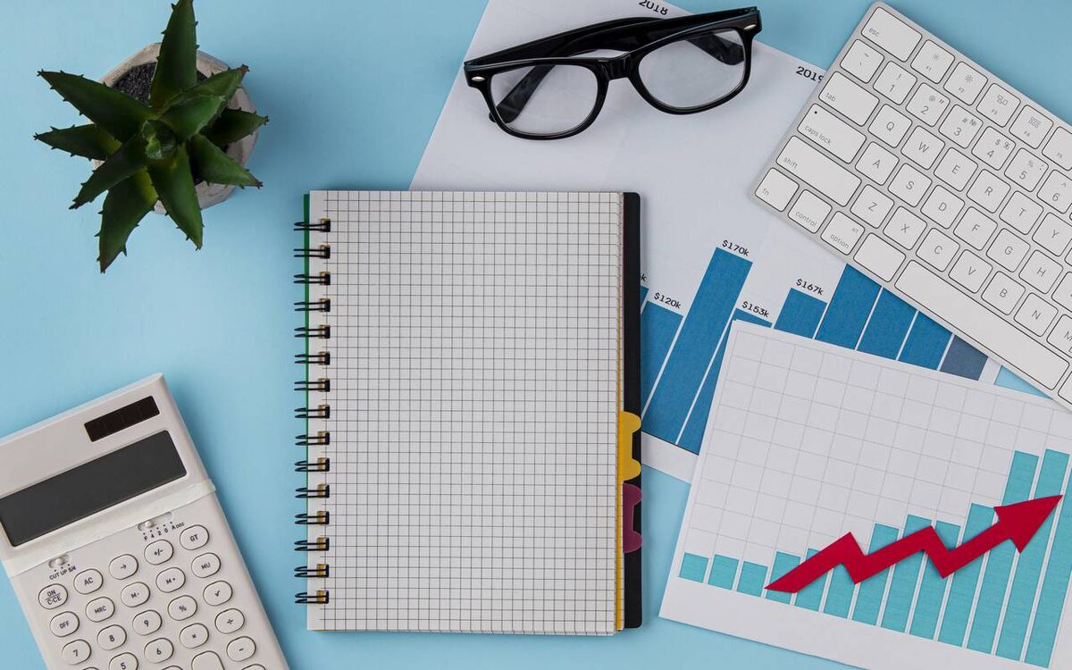    1С-Отчетность: сдавать отчеты легко, быстро и без ошибок Фото – ru.freepik.com