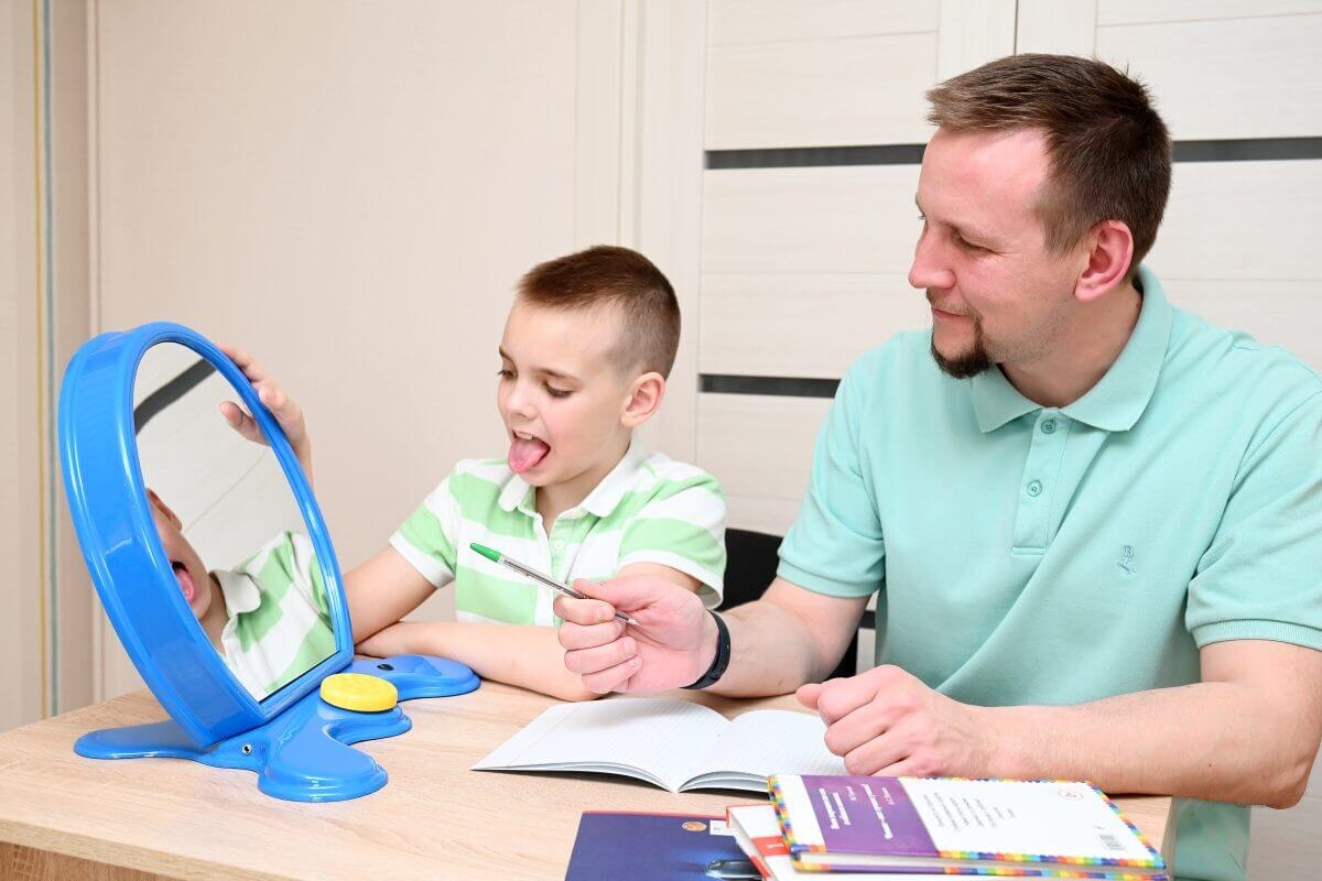 Реабилитационная игрушка "Зеркало для тренировки речи"