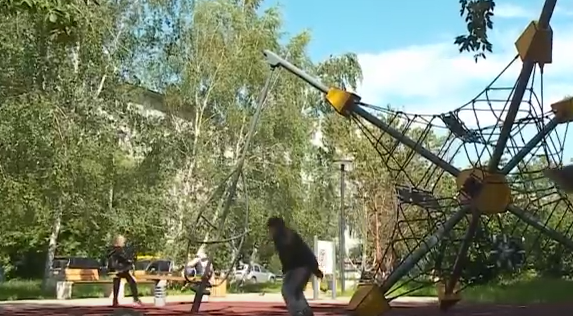     Благоустройство сквера «Школьный» завершилось в Кировском районе Красноярска