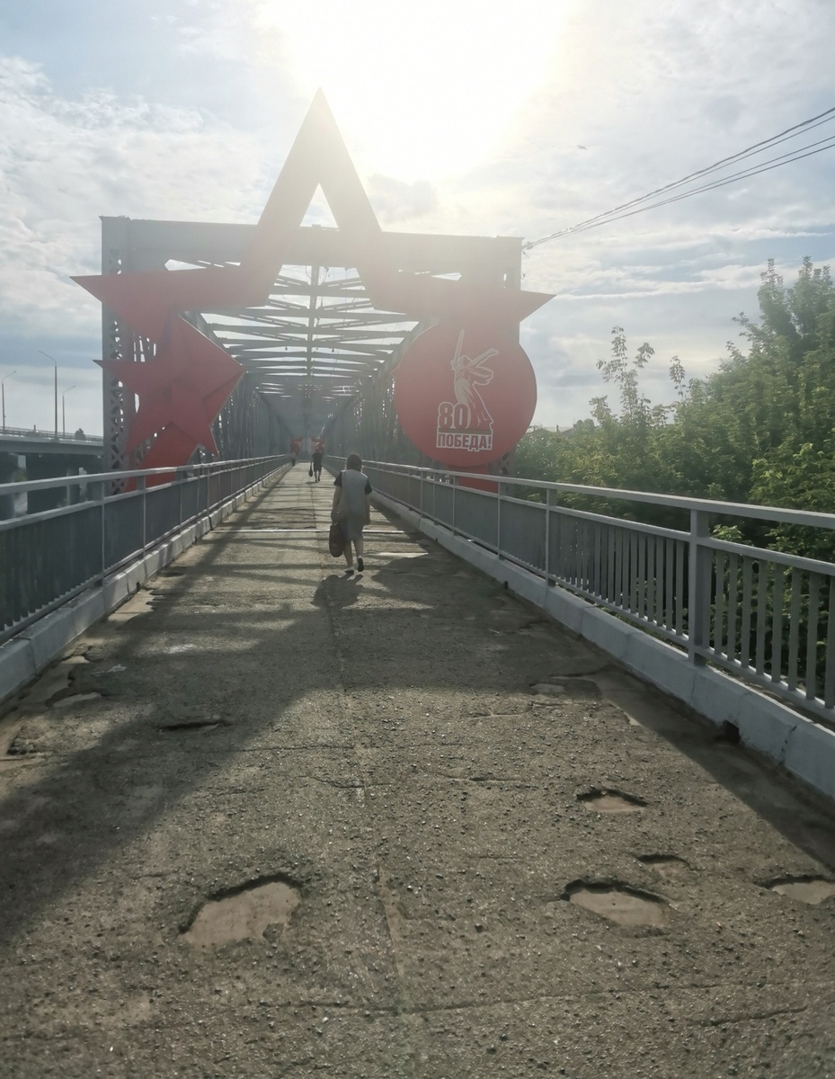 Елец. Пешеходный мост