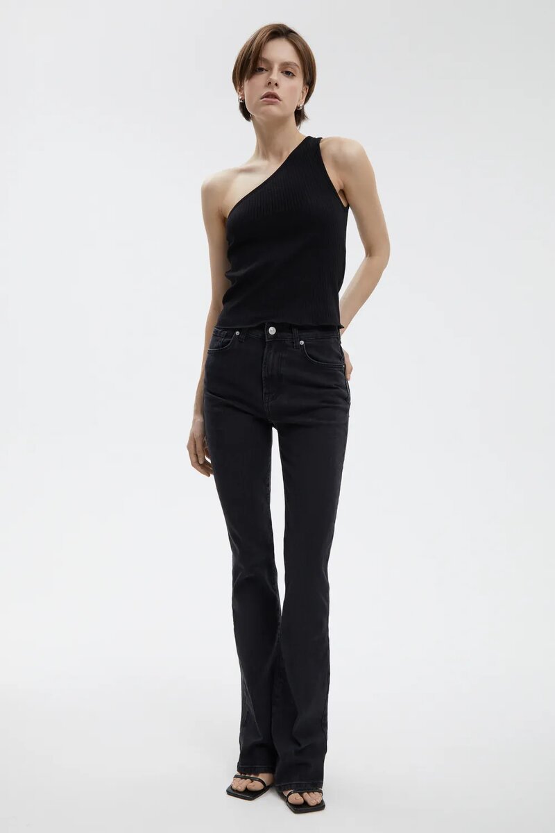 Джинсы-клеш