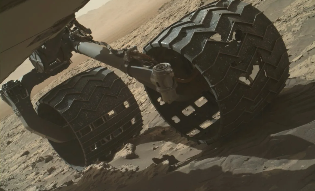 Сломанные колёса марсохода