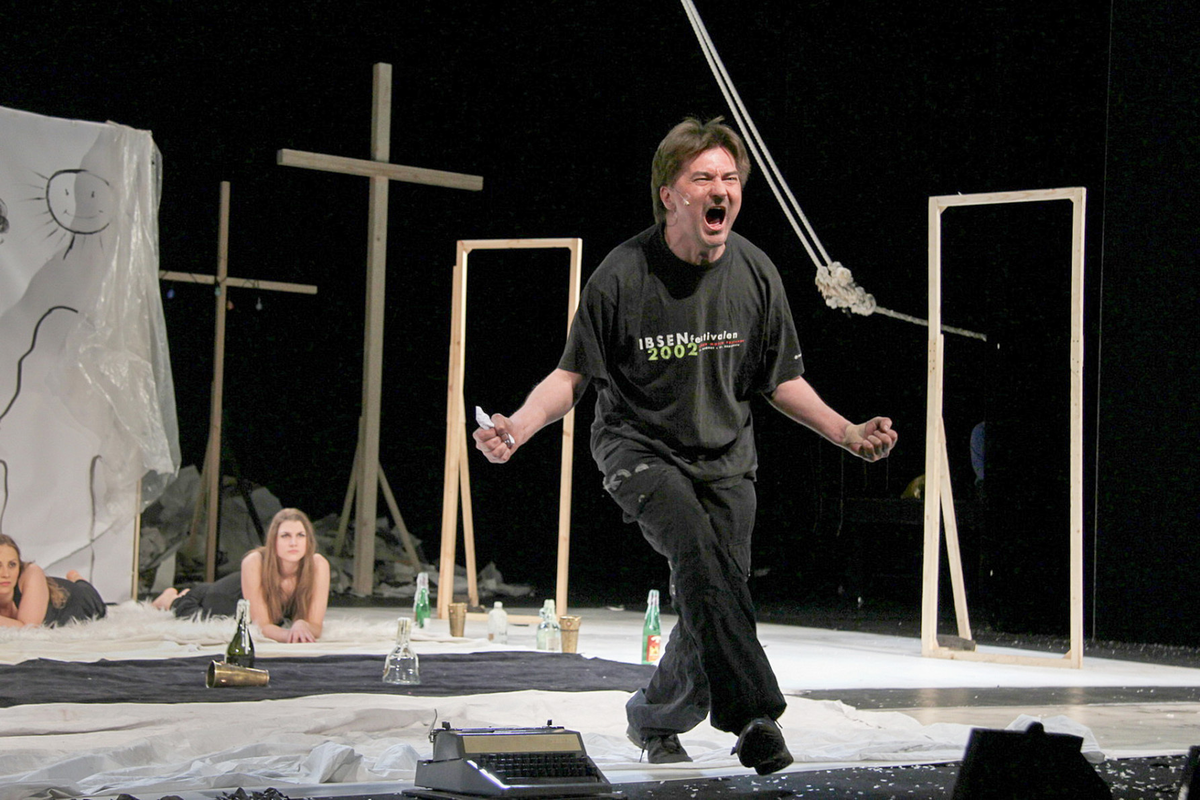 Юрий Бутусов на репитиции. Фото: Театр «Сатирикон»
