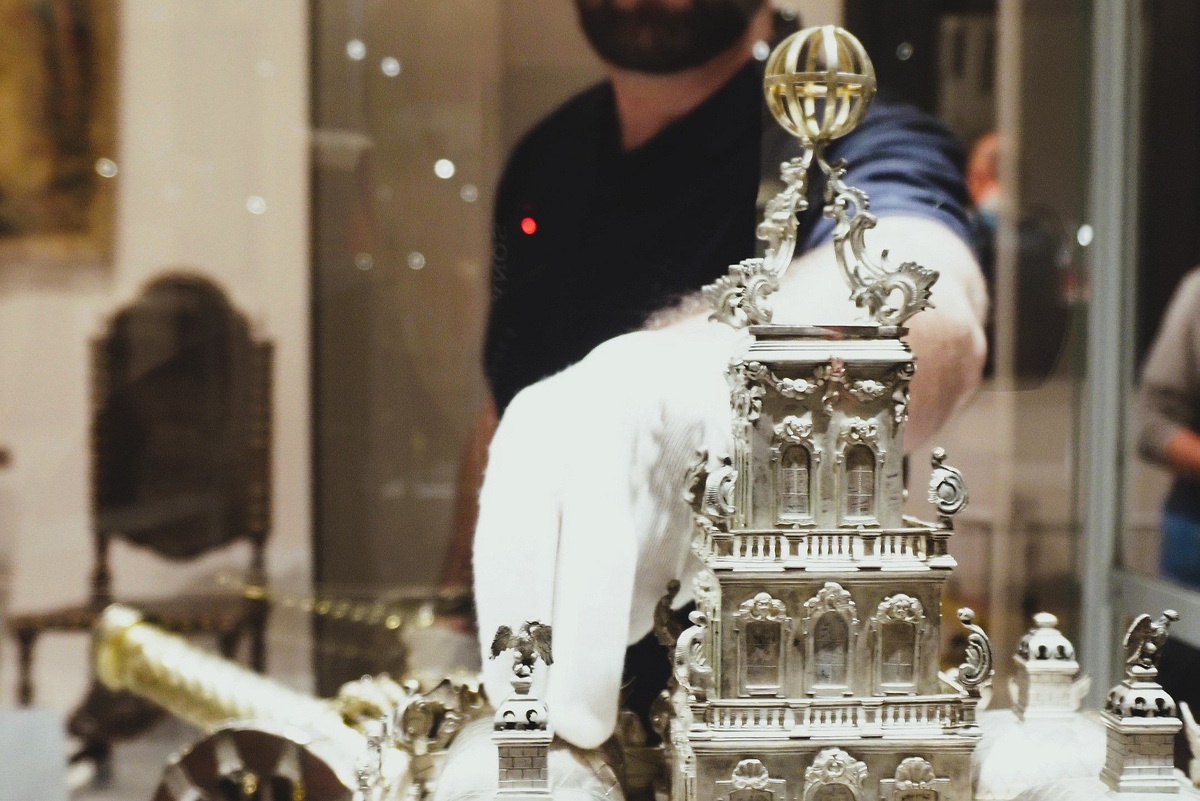    Государственный Эрмитаж представил новую выставку "Жизнь в замках и дворцах. Декоративно-прикладное искусство XVI - XVIII веков" в Центре "Эрмитаж - Евразия" в Оренбурге./hermitagemuseum.org