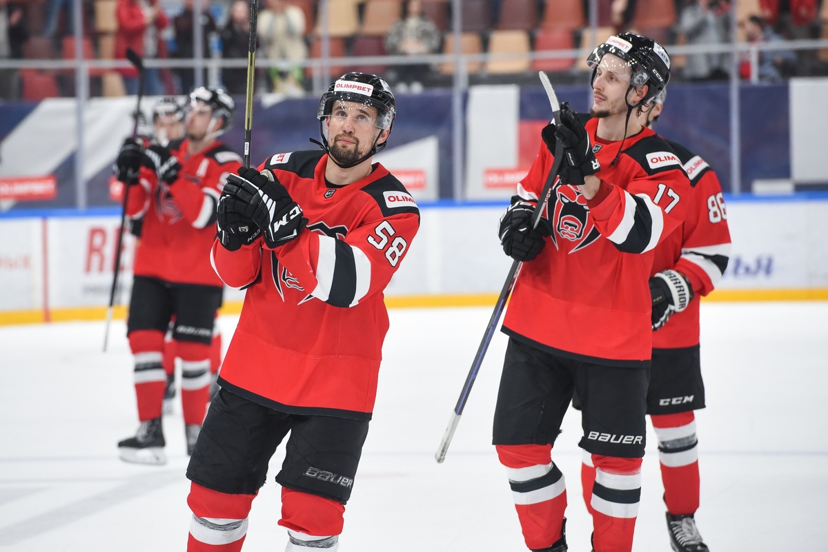    © ХК «Молот»