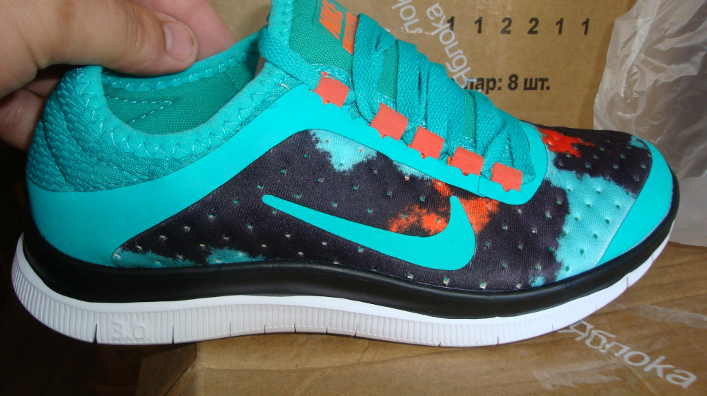    Фейковые кроссовки: подростковая экономика подделок в VK