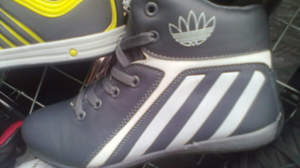    Фейковые кроссовки: подростковая экономика подделок в VK