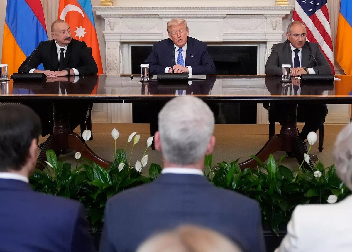 © AP Photo / Mark Schiefelbein