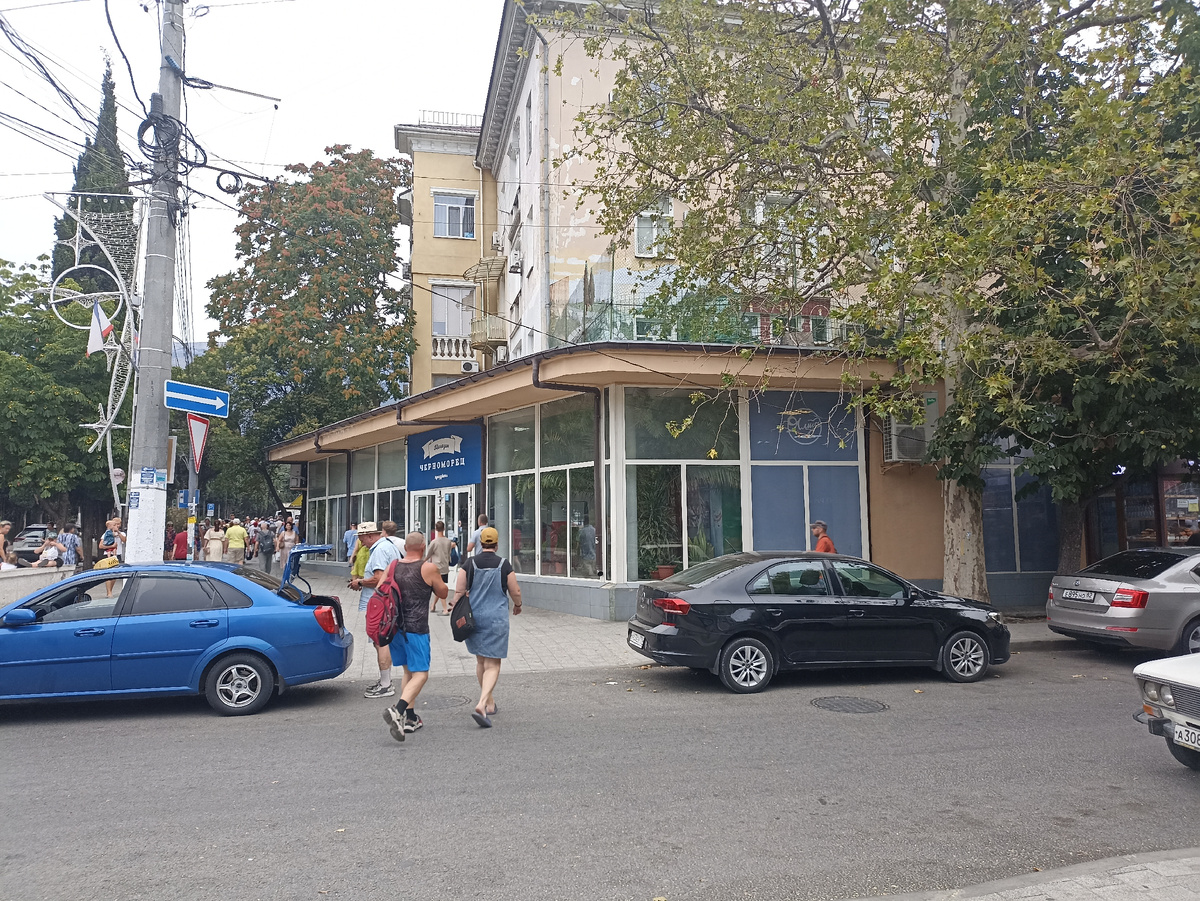 Вот так выглядит магазин "Черноморец"