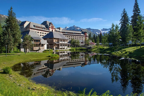 Вид на отель Alyeska Resort / Courtesy of Salish Lodge  