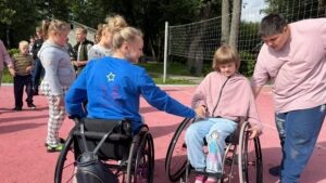 Продукция «ГлавОрто» – это не просто медицинские изделия. Это тщательно разработанные, инновационные решения, призванные вернуть людям уверенность в себе, дать возможность полноценно участвовать в жизни и достигать поставленных целей. От протезов, позволяющих вновь почувствовать землю под ногами, до ортопедических изделий, обеспечивающих комфорт и поддержку, – каждый продукт «ГлавОрто» несет в себе обещание лучшего будущего.