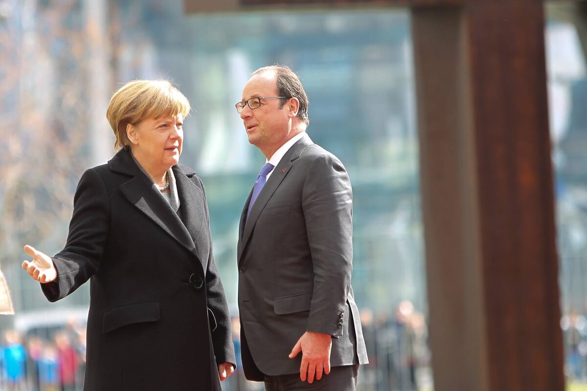 Олланд напомнил, что в 2015 году участвовал в переговорах с Путиным вместе с Ангелой Меркель. Фото: сайт Президента Франции