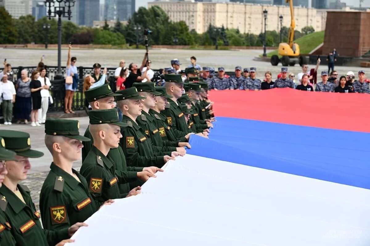    В Уфе на параде флагов вынесут российский триколор длиной 10 метров