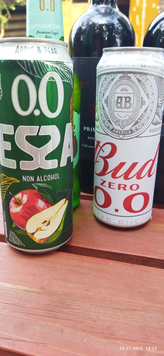 Фото моё, с фазенды. Мне привезли, как непьющему