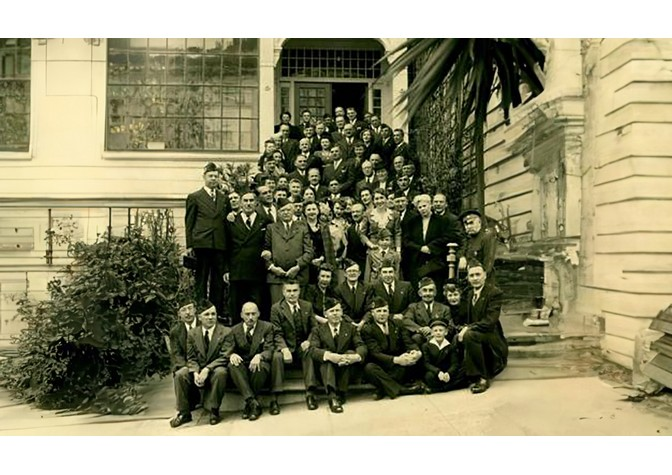 Встреча Общества русских ветеранов и их собственный дом в 1924 г. Источник: wordpress.com