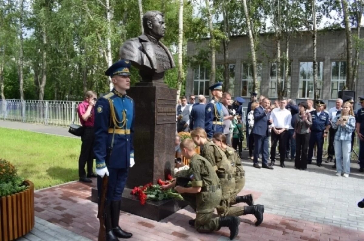    В Иванове открыли памятник Маршалу СССР Александру Василевскому