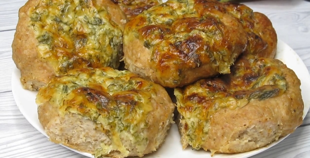 Если котлеты стали скучными, готовлю их по-новому. Вкусно и необычно.