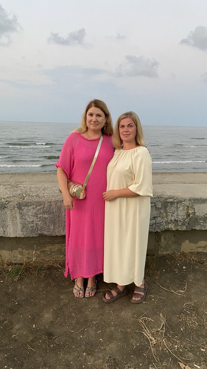 Оксана и Ирина! Та самая Ирина, что вместе со мной варила мясорубку)