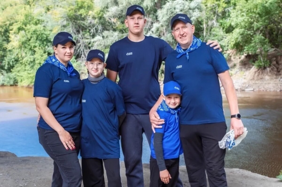    Сотрудники Омского НПЗ очистили берег реки Омь