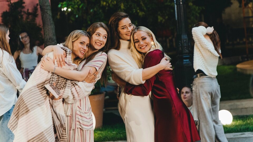    Мария Камова, Тина Стойилкович, Марина Александрова и Валерия Астапова на съемках сериала