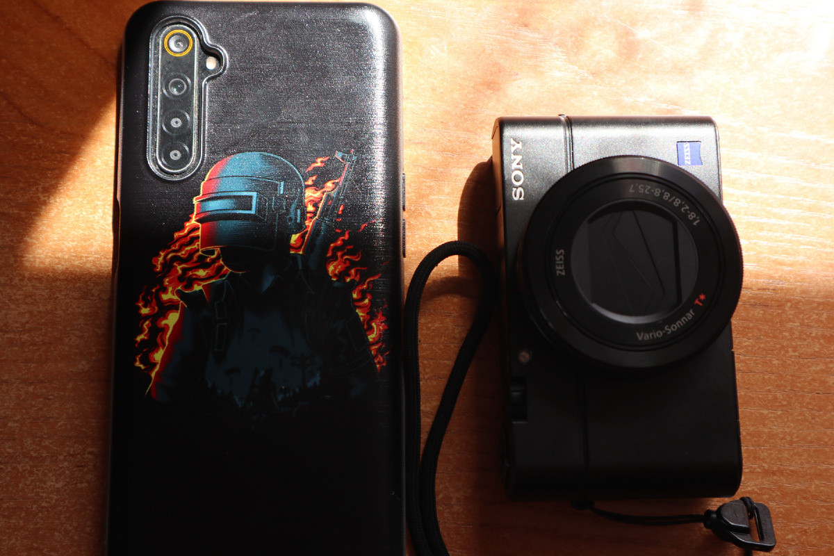 Смартфон с 5 обьективами и фотоаппарат с всего лишь одним