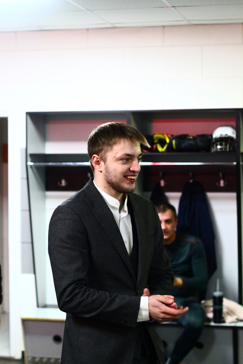 Молодой тренер ЛХК Спарта-Дмитрий Горбунов