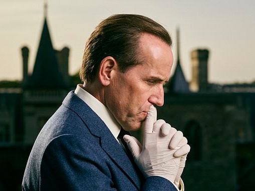 Бен Миллер в сериале "Профессор Т"