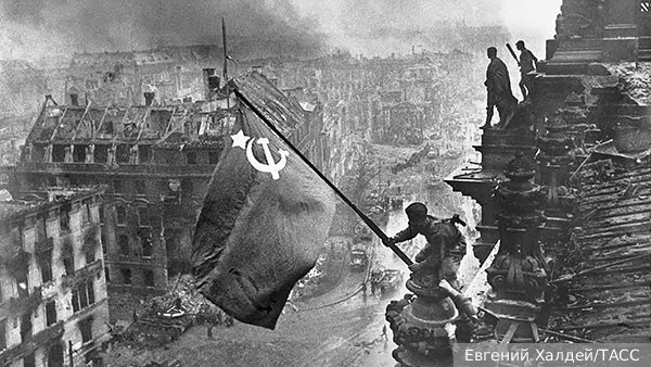     Фото: Евгений Халдей/ТАСС   
 Текст: Рафаэль Фахрутдинов