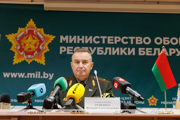     Начальник Департамента международного военного сотрудничества — помощник министра обороны по вопросам международного военного сотрудничества генерал-майор Валерий Ревенко 
источник фото: информационное агентство «Ваяр».