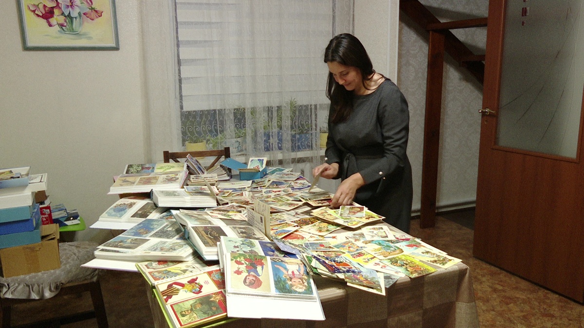 Дина Шаматова коллекционирует открытки 17 лет