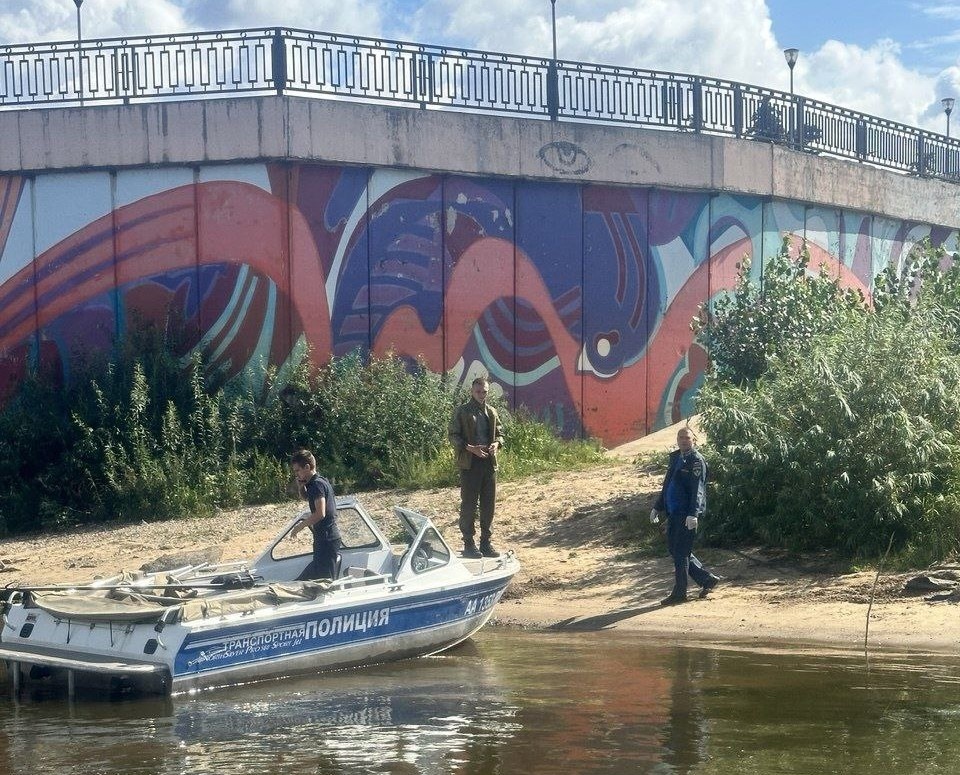    Водолазы извлекли тело погибшего в районе Нижне-Волжской набережной