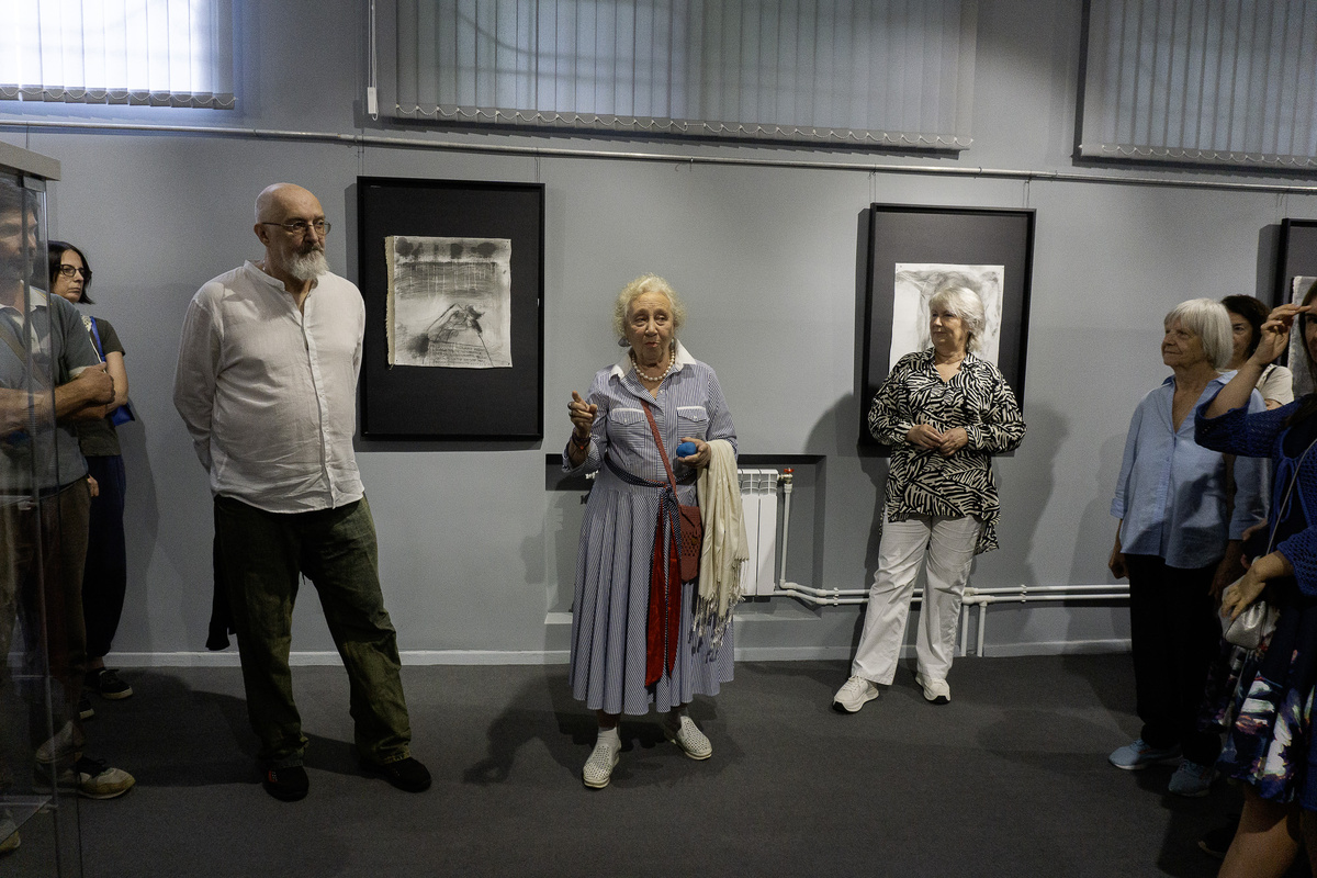 Ирина Александровна Старженецкая на открытии выставки "Не играет значения"