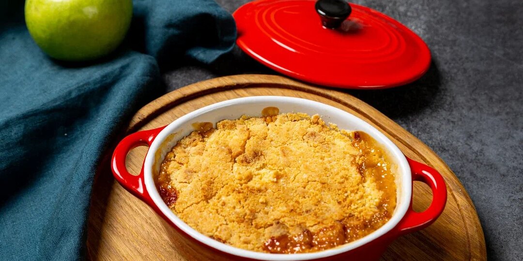 Яблочный крамбл с корицей