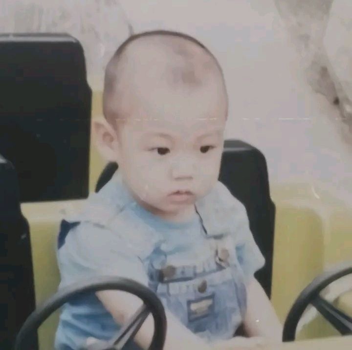 Детские фото Чонгука