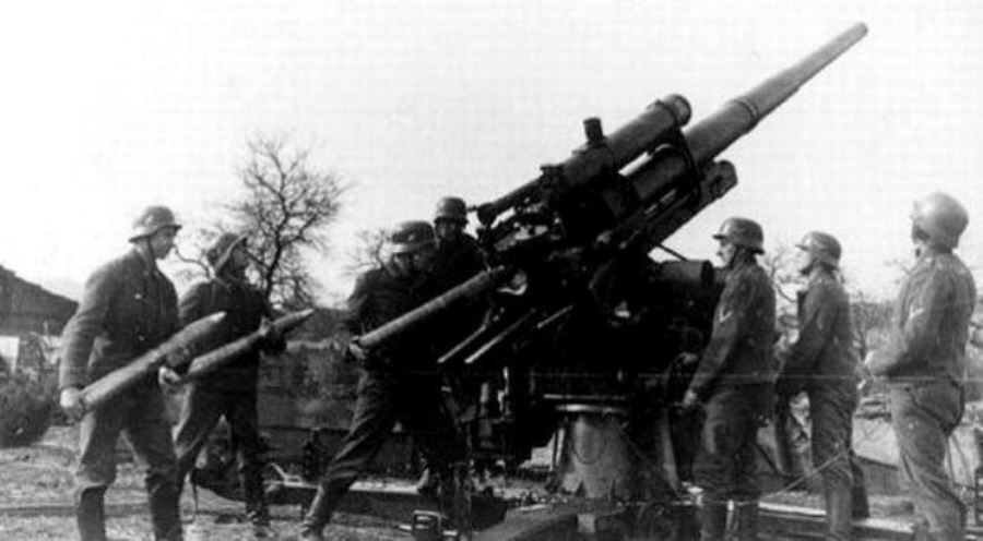 Немецкая 8,8-cм зенитная пушка FlaK 18/36/37 с рачсетом.