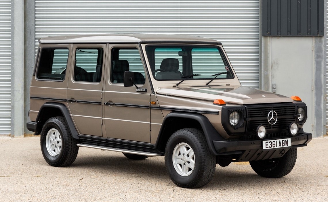 Стандартный Mercedes-Benz 280 GE (W460) в праворульном исполнении