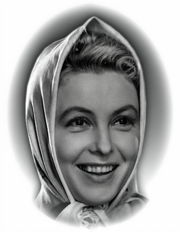 Это фото стоит под аркой с крестом на её могилке.