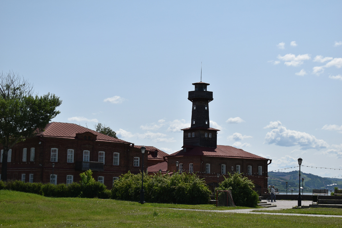 по улицам Свияжска