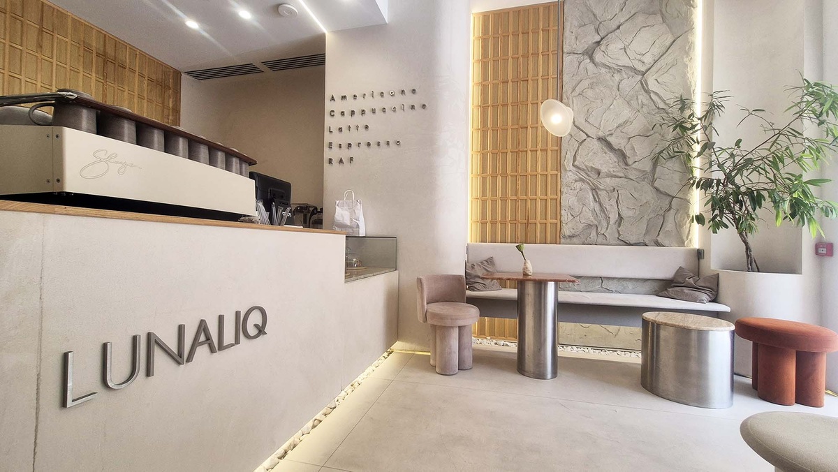 «Lunaliq» — небольшая уютная и очень стильная кофейня в центре Грозного, где можно позавтракать и перекусить