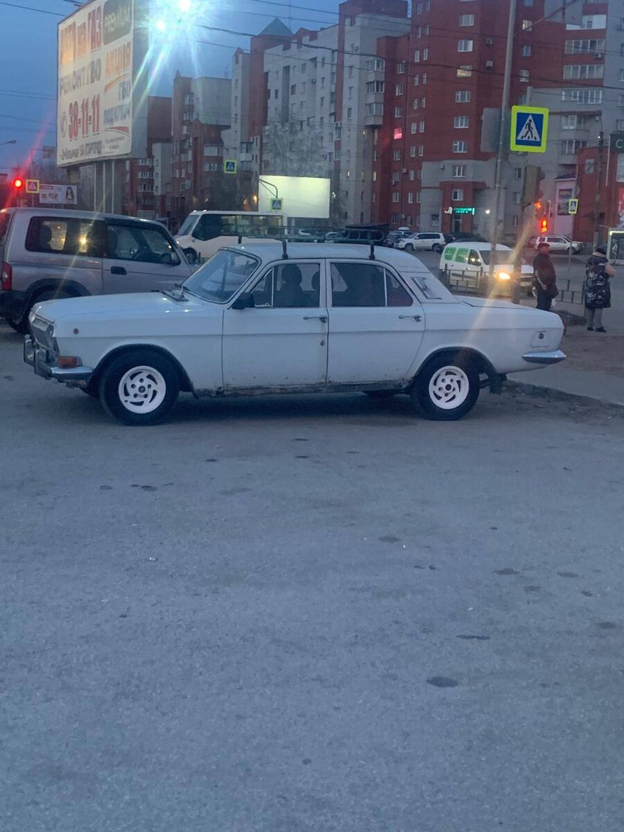  Издалека долго...