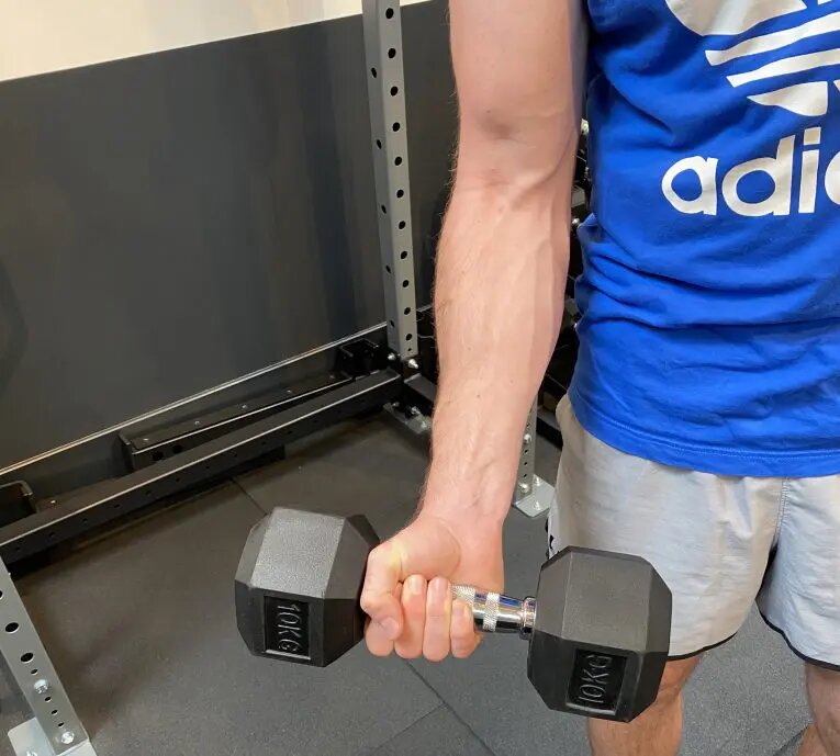 Рукоятка «смещена от центра»