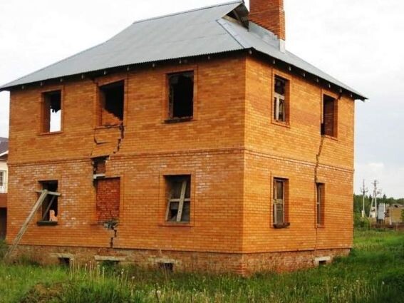 Клиенту повезло - он еще не успел вэтот дом въехать